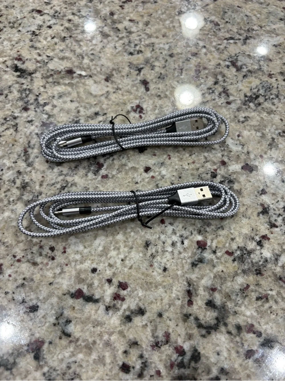 Wired 2 Pro Max/12 Pro/ 11 iPhone charging cords new in package Unbranded
